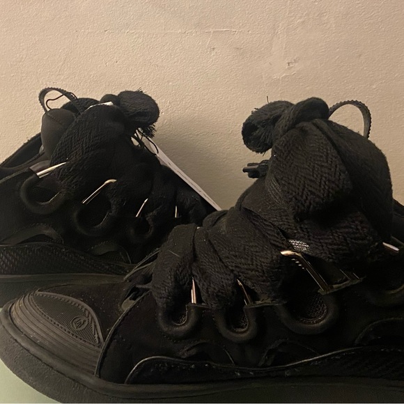 *SOLD* LANVIN “TRIPLE BLACK” Curb Sneaker - Picture 4 of 10